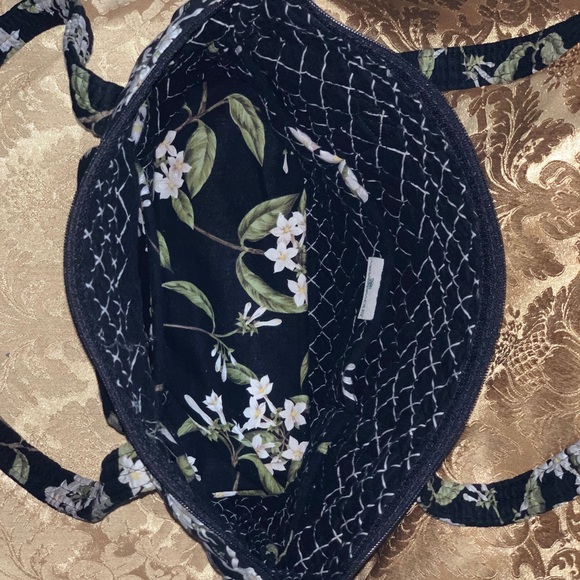 Vera Bradley Zippered Tote-Jasmyn pattern - Picture 2 of 4